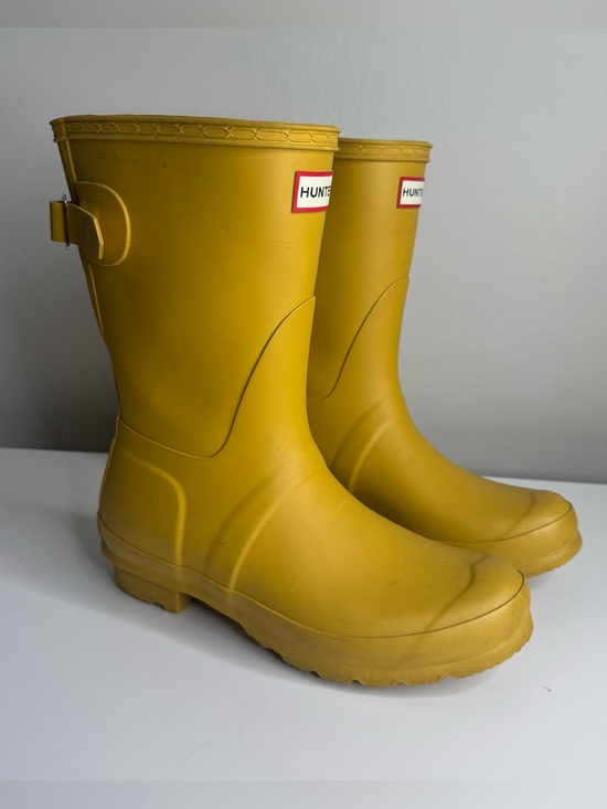 Hunter Shoes - HUNTER Original Women's Short Matte Mustard Yellow Rain Boots Size 7 US